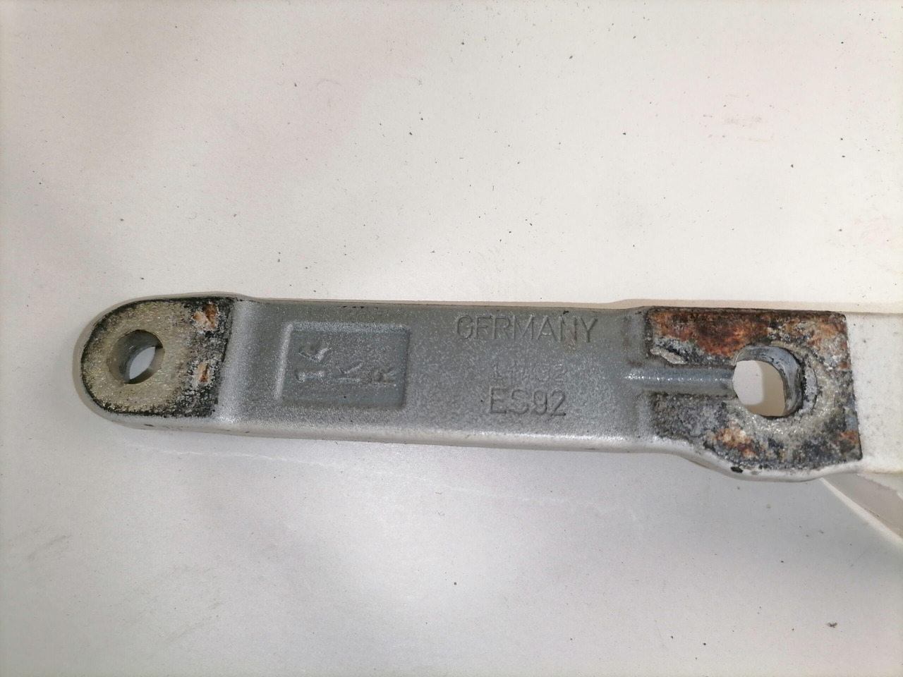 Volvo Iluvõre kandurhing 82320177 - Решётка радиатора для Грузовиков: фото 3 Volvo Iluvõre kandurhing 82320177 - Решётка радиатора для Грузовиков: фото 3