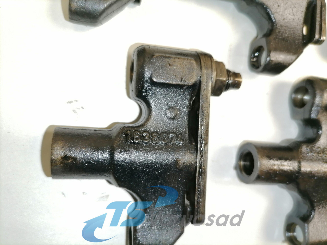 Volvo Klappide sild 1638074 - Универсальная запчасть для Грузовиков: фото 2 Volvo Klappide sild 1638074 - Универсальная запчасть для Грузовиков: фото 2