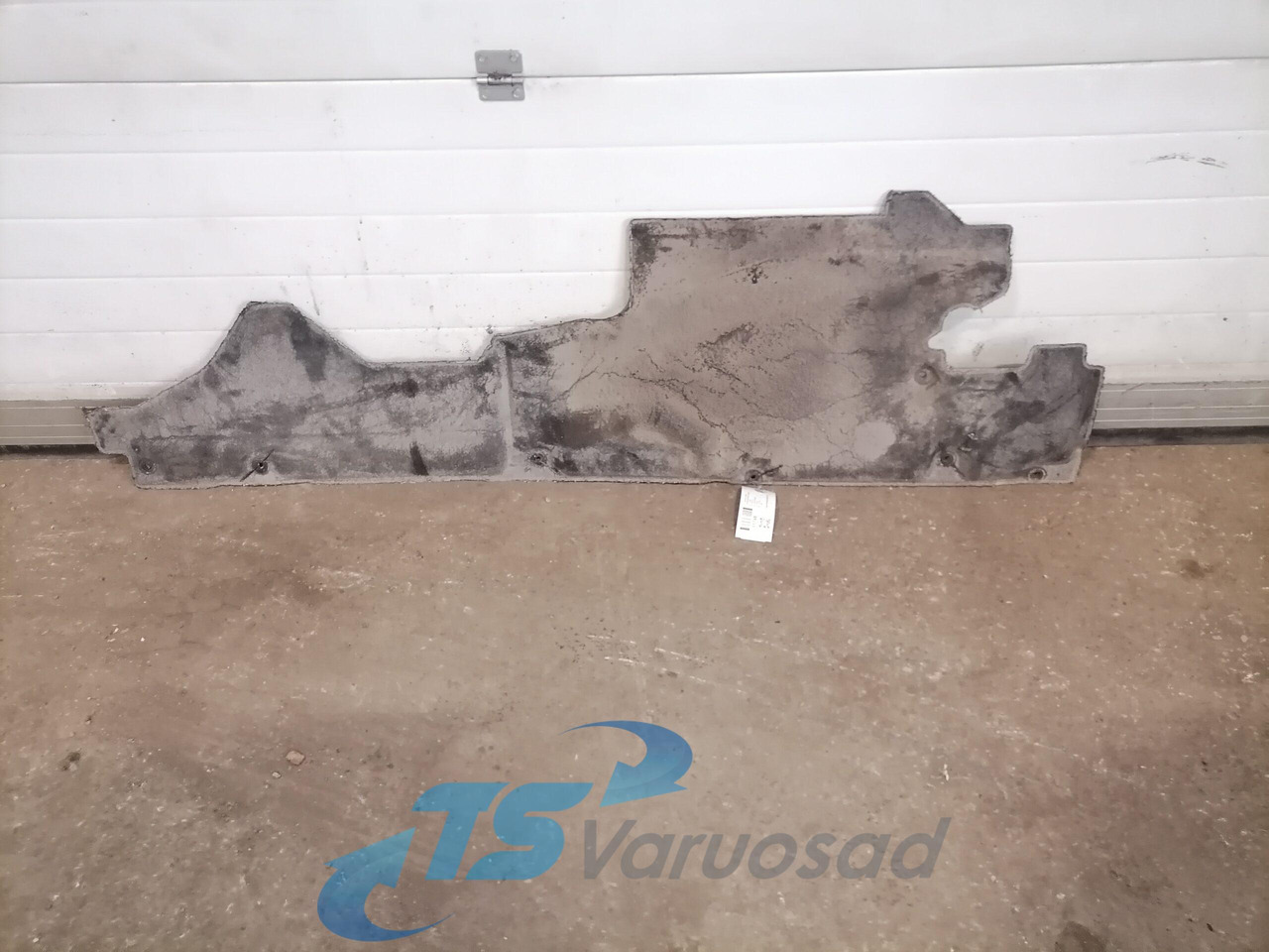 Volvo Noise reduction mat under the cab 20532509 - Универсальная запчасть для Грузовиков: фото 2 Volvo Noise reduction mat under the cab 20532509 - Универсальная запчасть для Грузовиков: фото 2