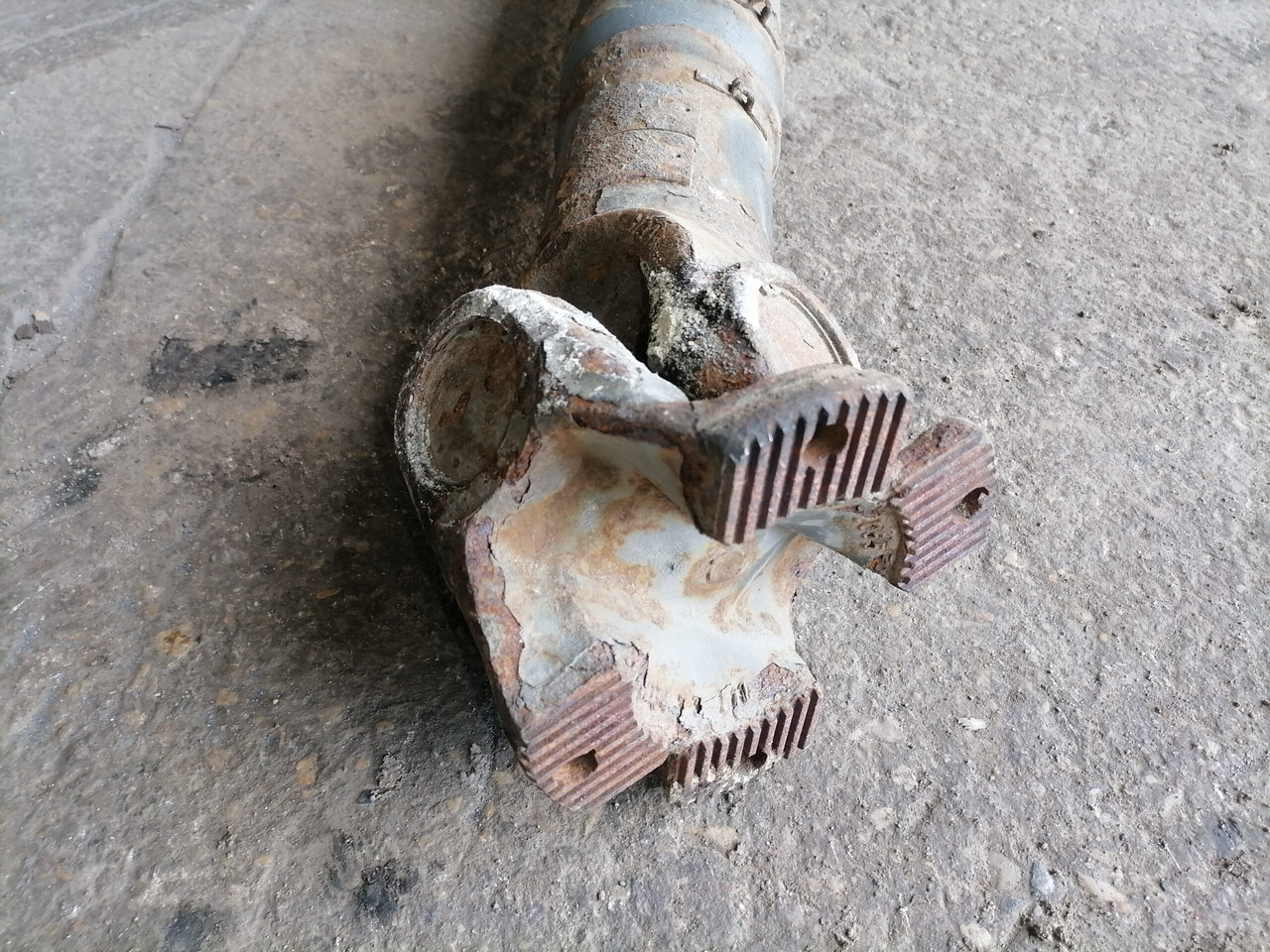 Volvo Propeller shaft 1067766 - Карданный вал для Грузовиков: фото 3 Volvo Propeller shaft 1067766 - Карданный вал для Грузовиков: фото 3
