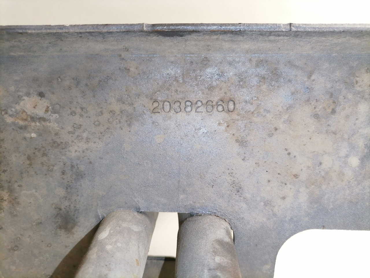 Volvo Salongisoojendus torud 20382660 - Отопление/ Вентиляция для Грузовиков: фото 4 Volvo Salongisoojendus torud 20382660 - Отопление/ Вентиляция для Грузовиков: фото 4