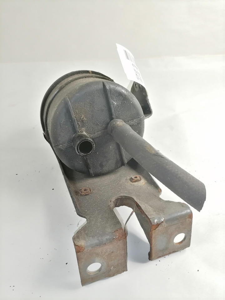 Volvo Steering oil tank+ bracket 1592945 - Шланг рулевого управления для Грузовиков: фото 3 Volvo Steering oil tank+ bracket 1592945 - Шланг рулевого управления для Грузовиков: фото 3