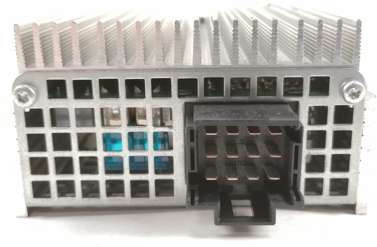 Volvo Voltage converter 20724975 - Электрическая система для Грузовиков: фото 2 Volvo Voltage converter 20724975 - Электрическая система для Грузовиков: фото 2