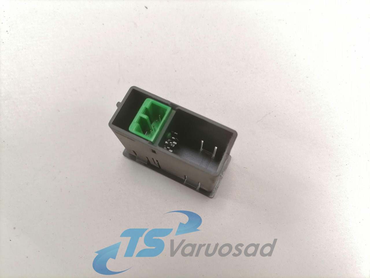 Volvo Volvo AUX pistiku paneel 21079667 - Электрическая система для Грузовиков: фото 3 Volvo Volvo AUX pistiku paneel 21079667 - Электрическая система для Грузовиков: фото 3