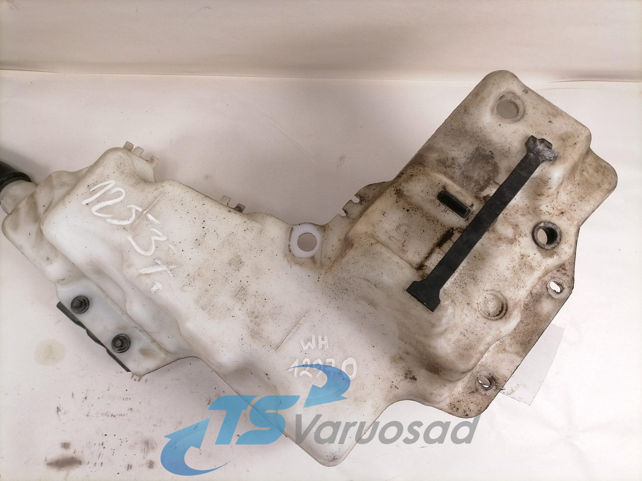 Volvo Windscreen washer fluid tank 84092259 - Щетка стеклоочистителя для Грузовиков: фото 2 Volvo Windscreen washer fluid tank 84092259 - Щетка стеклоочистителя для Грузовиков: фото 2