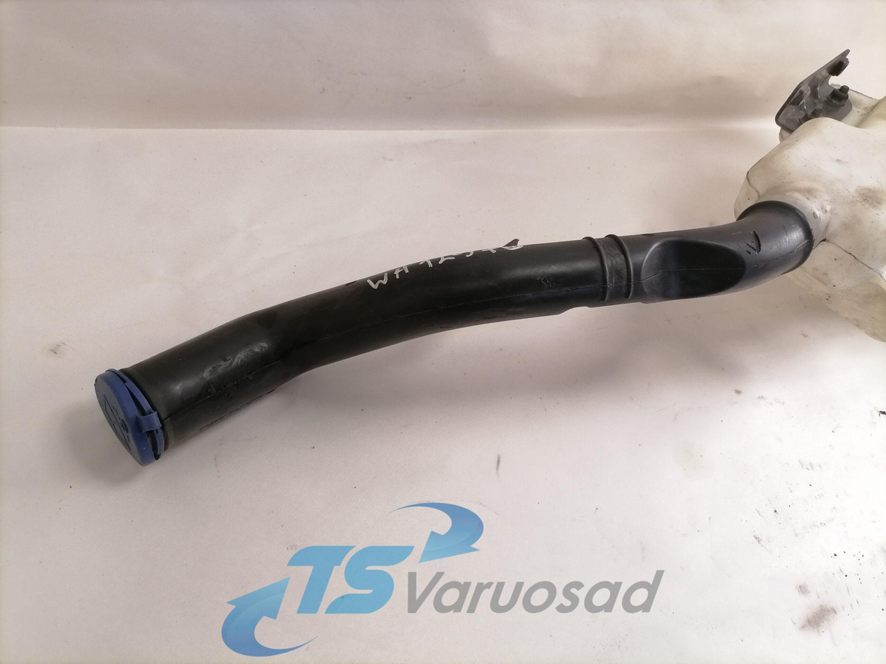 Volvo Windscreen washer fluid tank 84092259 - Щетка стеклоочистителя для Грузовиков: фото 3 Volvo Windscreen washer fluid tank 84092259 - Щетка стеклоочистителя для Грузовиков: фото 3