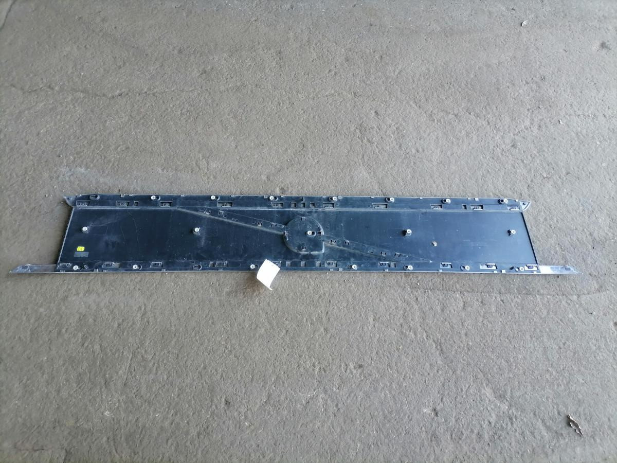 Volvo plastic 82248312 - Решётка радиатора для Грузовиков: фото 3 Volvo plastic 82248312 - Решётка радиатора для Грузовиков: фото 3