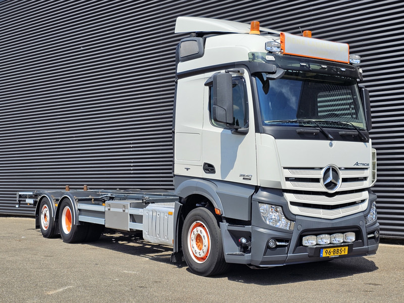 Mercedes-Benz ACTROS 2640 6x2-4 / NL TRUCK - Грузовик-контейнеровоз/ Сменный кузов: фото 2 Mercedes-Benz ACTROS 2640 6x2-4 / NL TRUCK - Грузовик-контейнеровоз/ Сменный кузов: фото 2