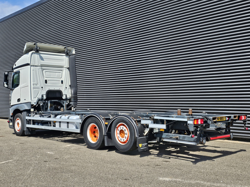 Mercedes-Benz ACTROS 2640 6x2-4 / NL TRUCK - Грузовик-контейнеровоз/ Сменный кузов: фото 3 Mercedes-Benz ACTROS 2640 6x2-4 / NL TRUCK - Грузовик-контейнеровоз/ Сменный кузов: фото 3