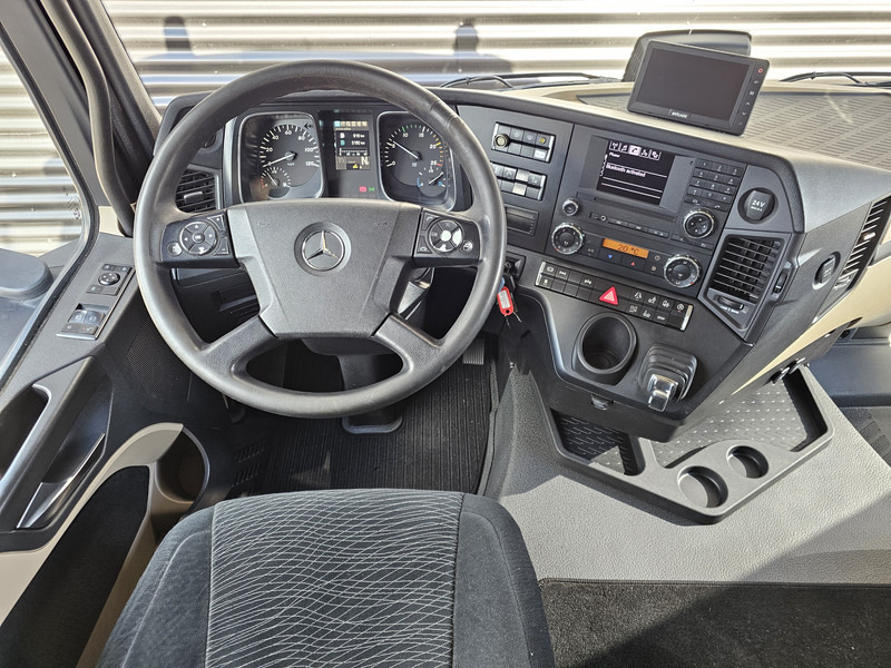 Фото интерьера 2: Тросовый мультилифт Mercedes-Benz AROCS 3345 6x2 / CABLE - CONTAINER SYSTEM