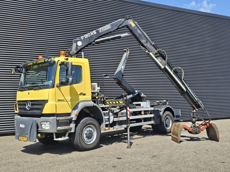 Mercedes-Benz AXOR 1823 4X4 / FASSI CRANE + HOOKLIFT / SPRING SUSPENSION - Крюковой мультилифт, Автоманипулятор: фото 3 Mercedes-Benz AXOR 1823 4X4 / FASSI CRANE + HOOKLIFT / SPRING SUSPENSION - Крюковой мультилифт, Автоманипулятор: фото 3
