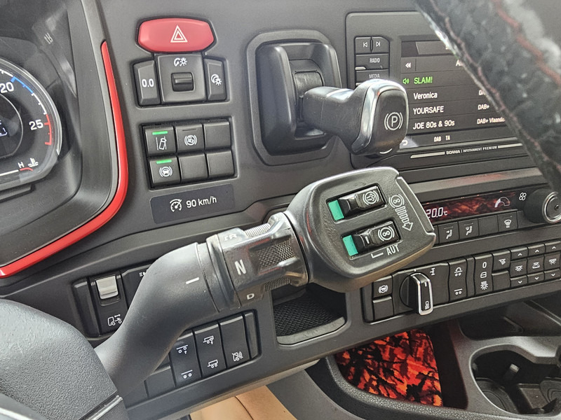 Тягач Scania R580 V8 XT / 6x2 BOOGIE / RETARDER / HYDRAULIC / 80T: фото 17