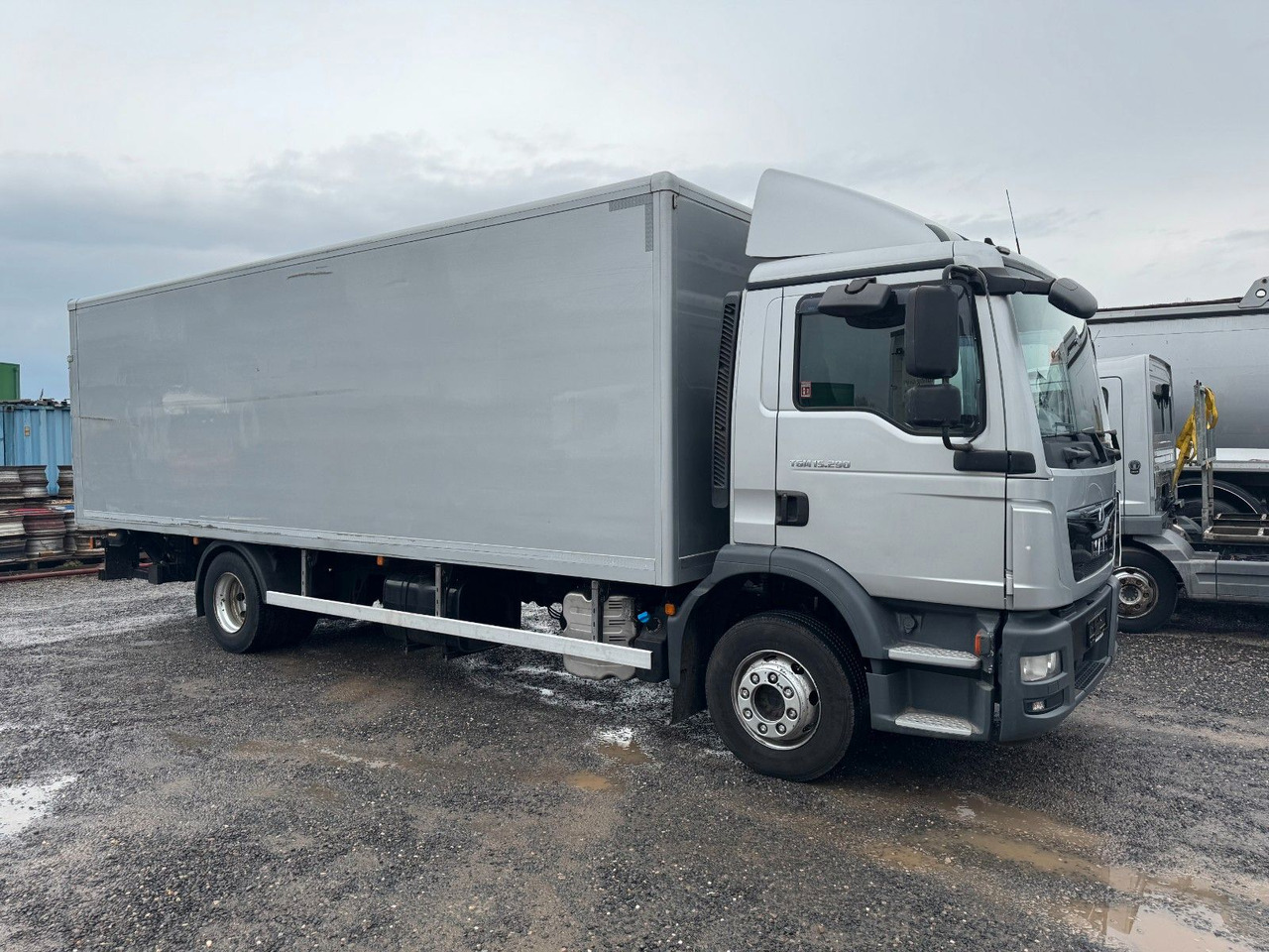 Грузовик с закрытым кузовом MAN 15.290 4X2 Koffer mit Hebebühne AHK: фото 16
