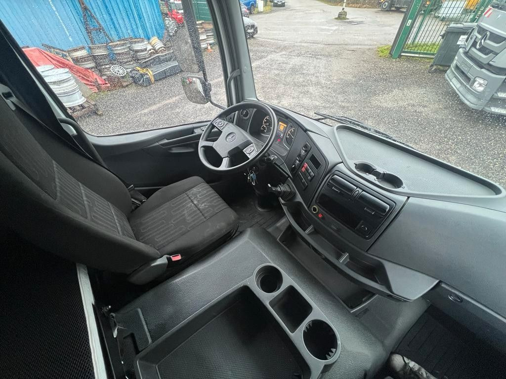 Mercedes-Benz 1324 4X2 Koffer Plane 6 to. Hebebühne Mercedes-Benz 1324 4X2 Koffer Plane 6 to. Hebebühne - Грузовик с закрытым кузовом: фото 2 Mercedes-Benz 1324 4X2 Koffer Plane 6 to. Hebebühne Mercedes-Benz 1324 4X2 Koffer Plane 6 to. Hebebühne - Грузовик с закрытым кузовом: фото 2