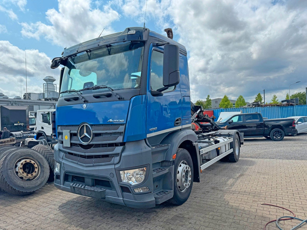 Mercedes-Benz 1833 4X2 Multilift Abroller Top Zustand в лизинг Mercedes-Benz 1833 4X2 Multilift Abroller Top Zustand: фото 6
