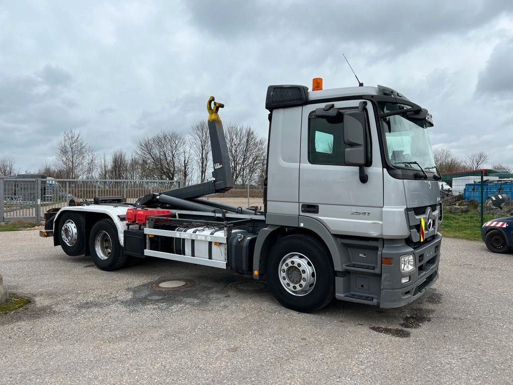 Mercedes-Benz 2541 6X2 Retarder VDL Abroller - Крюковой мультилифт: фото 5 Mercedes-Benz 2541 6X2 Retarder VDL Abroller - Крюковой мультилифт: фото 5
