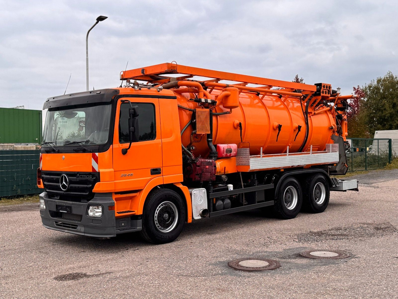 Mercedes-Benz 2646 6X4 Hellmers Saug Druck Spülwagen Retarder - Ассенизатор: фото 1 Mercedes-Benz 2646 6X4 Hellmers Saug Druck Spülwagen Retarder - Ассенизатор: фото 1