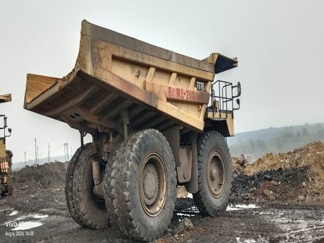 CAT 777E - Карьерный самосвал: фото 3 CAT 777E - Карьерный самосвал: фото 3