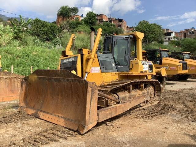 Komatsu D85EX-15 - Бульдозер: фото 1 Komatsu D85EX-15 - Бульдозер: фото 1