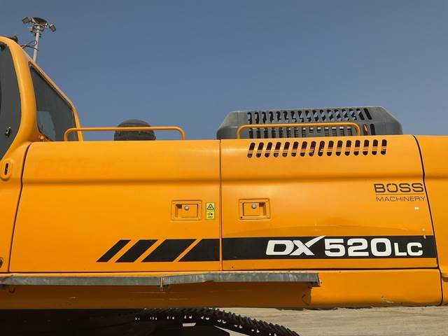 Гусеничный экскаватор Doosan DX520LC: фото 16
