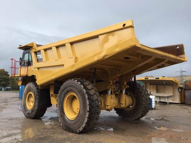 CAT 775D - Карьерный самосвал: фото 2 CAT 775D - Карьерный самосвал: фото 2