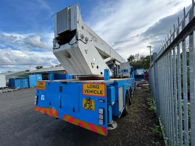 Scania P113ML - Грузовик с подъемником: фото 3 Scania P113ML - Грузовик с подъемником: фото 3