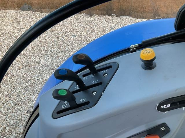 Трактор New Holland T5.100: фото 17
