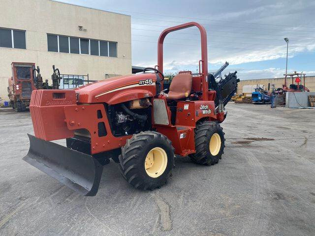 Ditch Witch RT45 - Траншеекопатель: фото 1 Ditch Witch RT45 - Траншеекопатель: фото 1