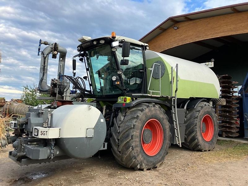 SGT Fronttank + Guelleaufbau Xerion 3800 VC - Цистерна для жидкого навоза: фото 1 SGT Fronttank + Guelleaufbau Xerion 3800 VC - Цистерна для жидкого навоза: фото 1
