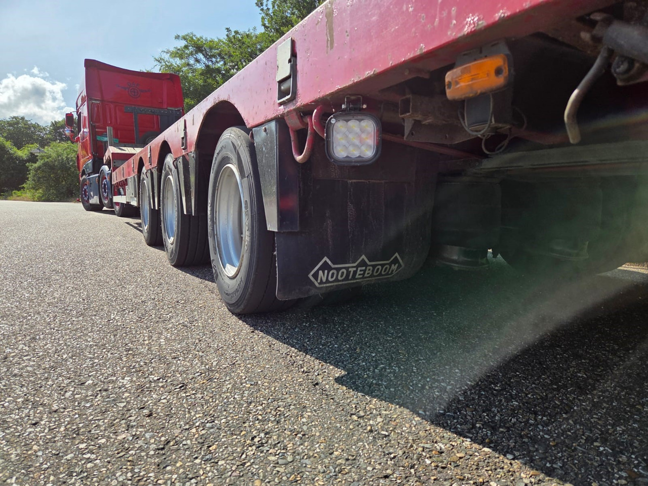 DAF XF 460 FTG 6x2 Super Spacecab + Nooteboom semi-dieplader - Грузовик-шасси: фото 5 DAF XF 460 FTG 6x2 Super Spacecab + Nooteboom semi-dieplader - Грузовик-шасси: фото 5