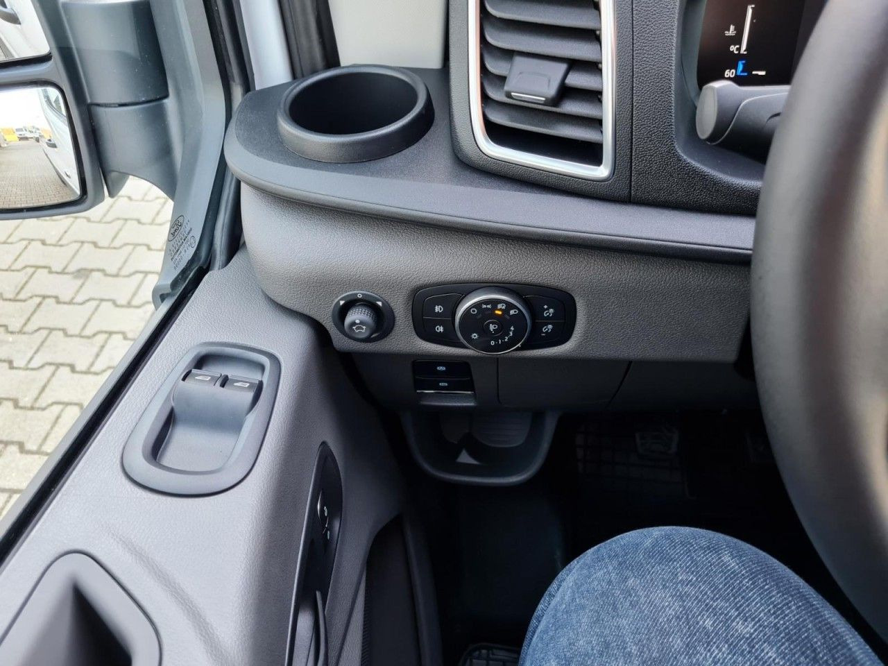 Цельнометаллический фургон Ford Transit 350 Kasten Doka mixto TDCi L3 Trend AHK: фото 21