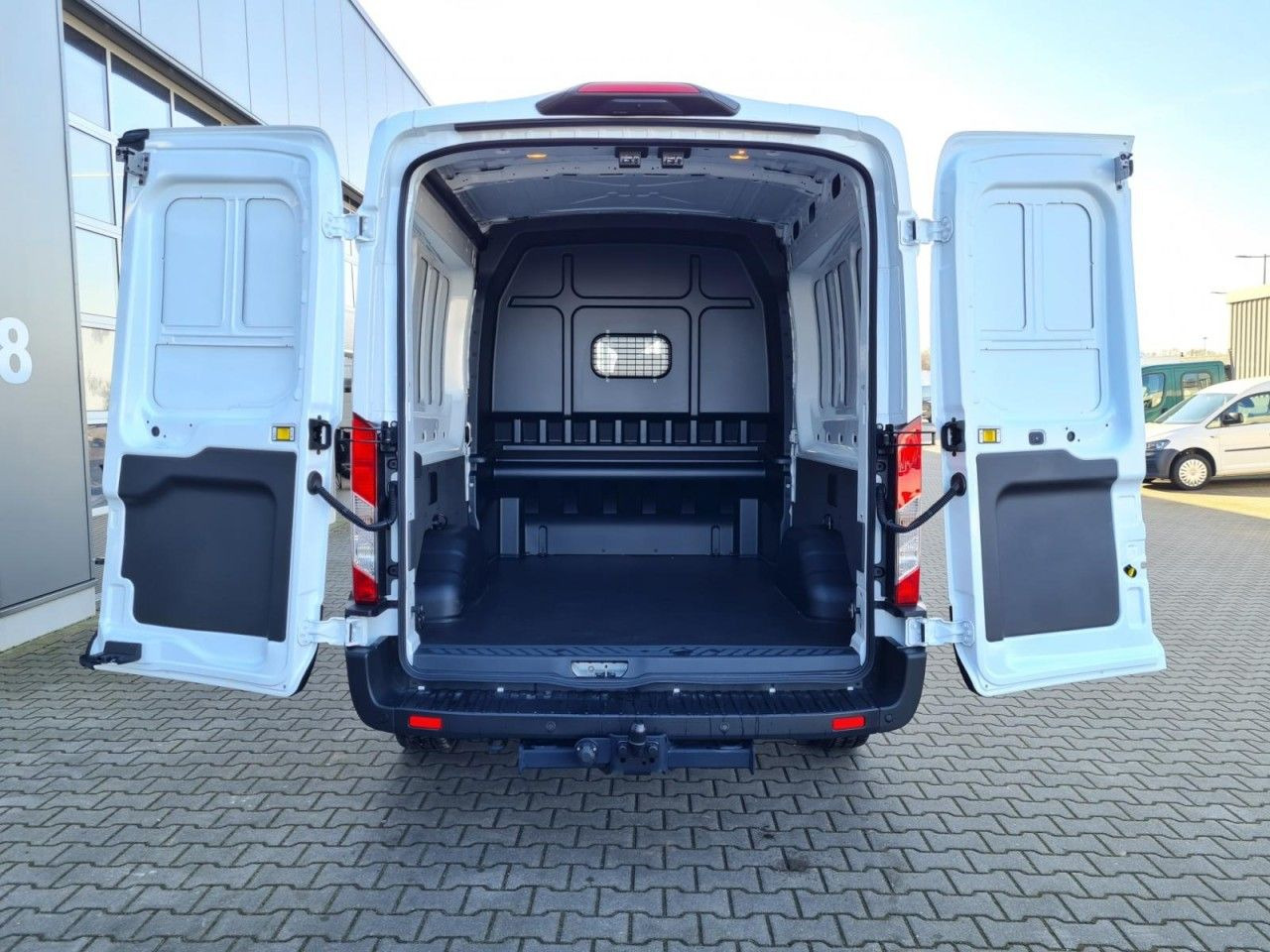 Цельнометаллический фургон Ford Transit 350 Kasten Doka mixto TDCi L3 Trend AHK: фото 19