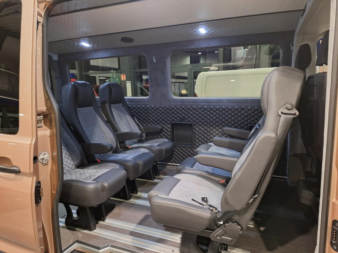 MAN Man TGE 3.180 TDi Kombi 9 Sitze ALU KAMERA LED LEDER Sonderumbau в лизинг MAN Man TGE 3.180 TDi Kombi 9 Sitze ALU KAMERA LED LEDER Sonderumbau: фото 15