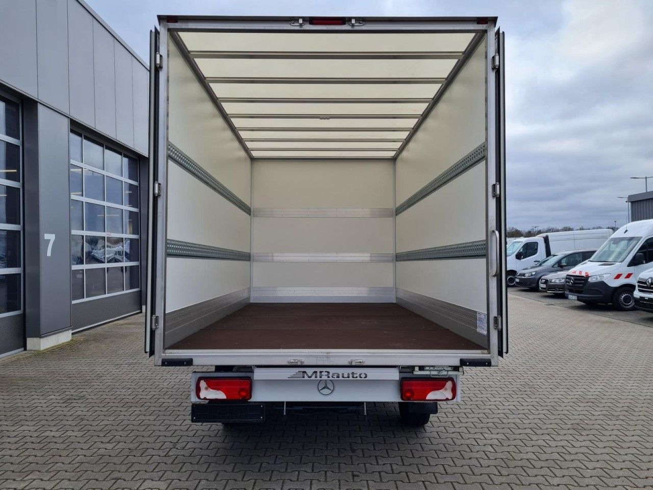 Mercedes-Benz Sprinter 315 CDi Koffer lang MBux Klima - Фургон с закрытым кузовом: фото 5 Mercedes-Benz Sprinter 315 CDi Koffer lang MBux Klima - Фургон с закрытым кузовом: фото 5