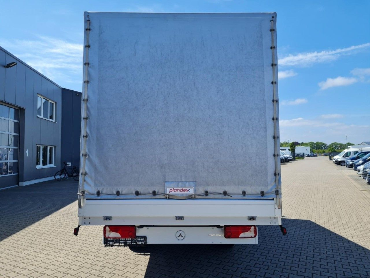 Mercedes-Benz Sprinter 317 Pritsche Plane 10 Pal. RWD LED - Тентованный фургон: фото 5 Mercedes-Benz Sprinter 317 Pritsche Plane 10 Pal. RWD LED - Тентованный фургон: фото 5