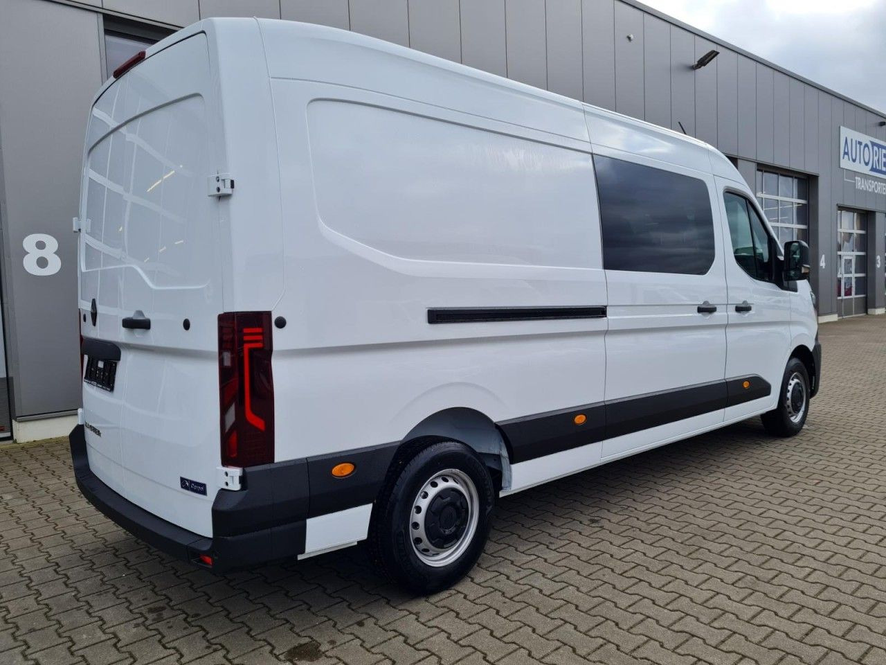 Renault Master 3,5t Kasten Doka dCi 130 L3H2 - Цельнометаллический фургон, Грузопассажирский фургон: фото 4 Renault Master 3,5t Kasten Doka dCi 130 L3H2 - Цельнометаллический фургон, Грузопассажирский фургон: фото 4