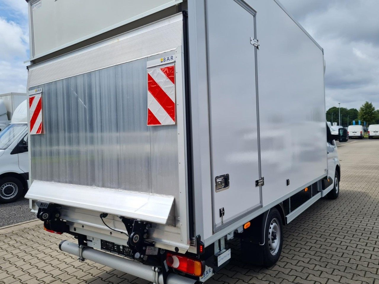 Renault Master 35 New Möbel Koffer LBW KLIMA TEMPOMAT - Фургон с закрытым кузовом: фото 4 Renault Master 35 New Möbel Koffer LBW KLIMA TEMPOMAT - Фургон с закрытым кузовом: фото 4