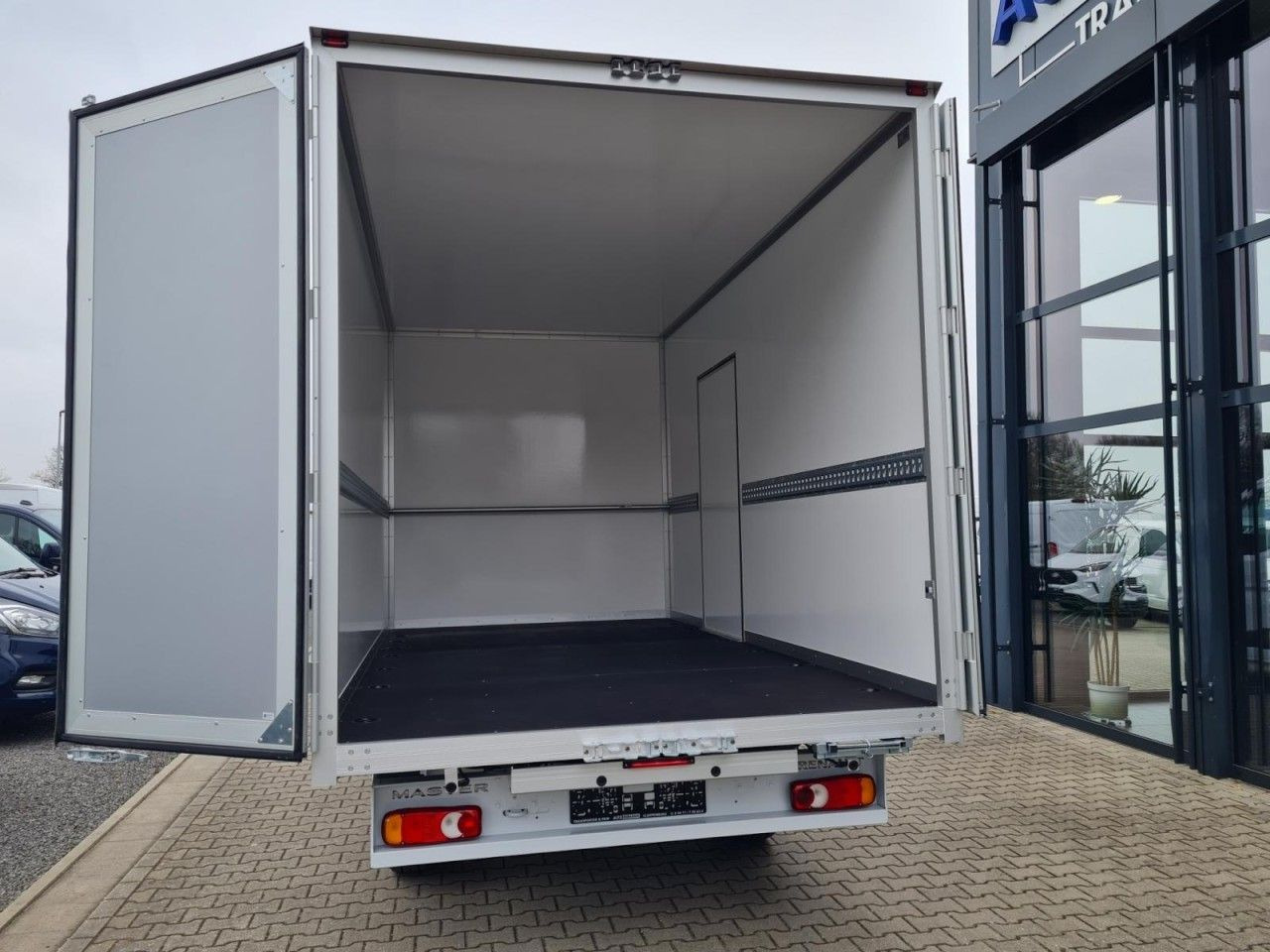Фургон с закрытым кузовом Renault New Master 35 Möbel Koffer KLIMA LUFTFEDER TEMPO: фото 19
