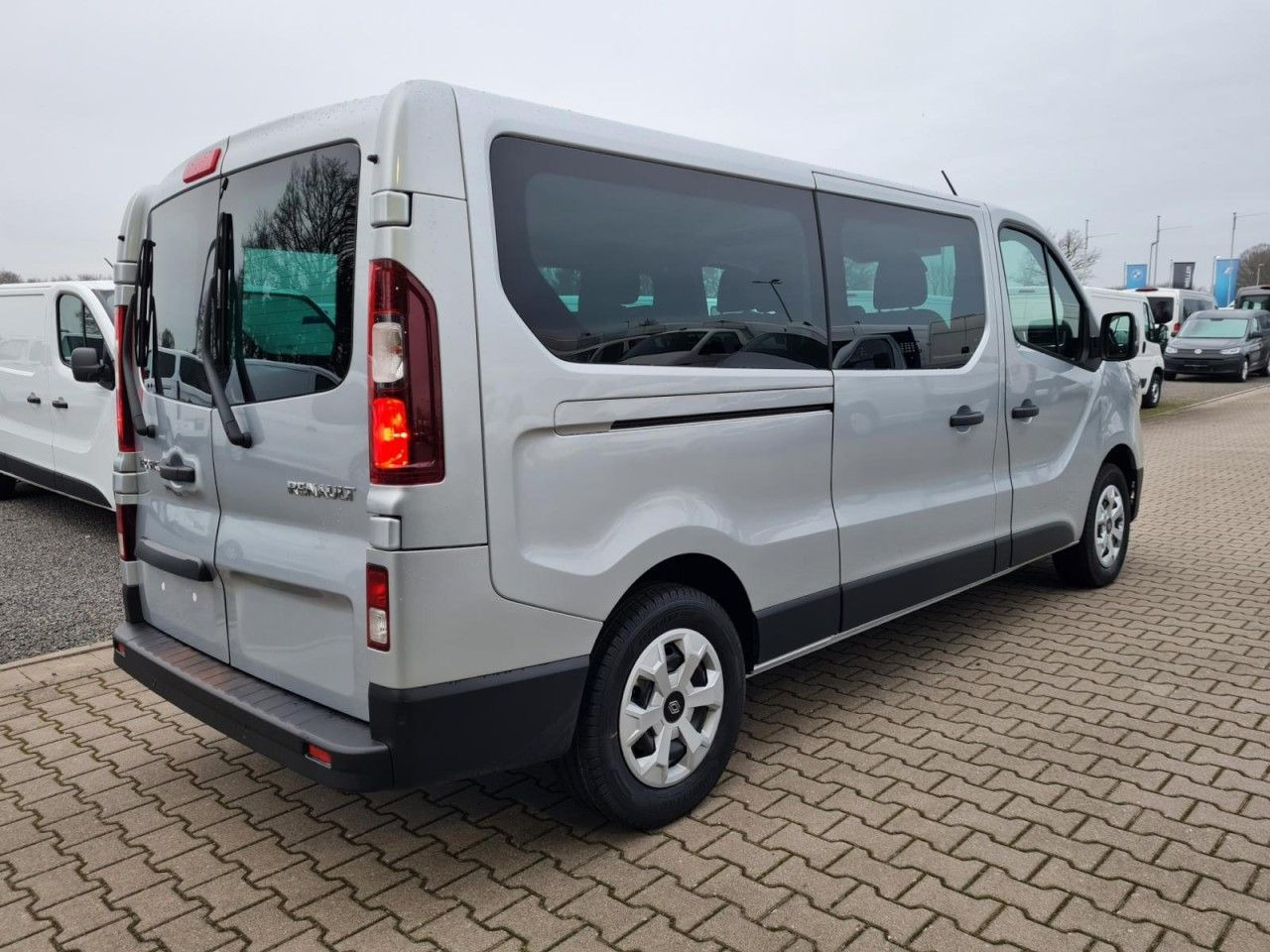 Renault Trafic Kombi 9-Sitze L2 Grand Equilibre KLIMA TE - Универсал: фото 5 Renault Trafic Kombi 9-Sitze L2 Grand Equilibre KLIMA TE - Универсал: фото 5