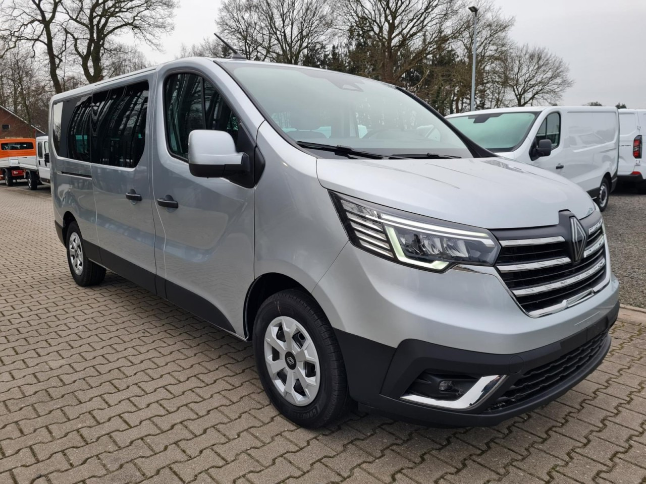 Renault Trafic Kombi 9-Sitze L2 Grand Equilibre KLIMA TEMPOMAT - Микроавтобус, Пассажирский фургон: фото 3 Renault Trafic Kombi 9-Sitze L2 Grand Equilibre KLIMA TEMPOMAT - Микроавтобус, Пассажирский фургон: фото 3