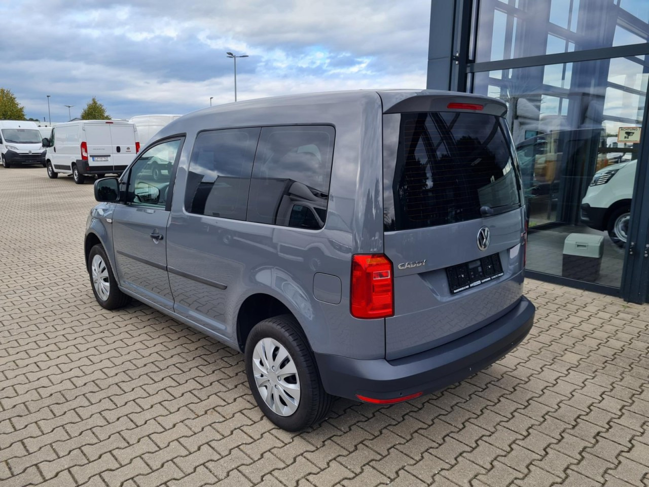Volkswagen Caddy Kombi 4Motion TDi 5-Sitze KLIMA STHZ TEMPOMAT - Грузопассажирский фургон: фото 5 Volkswagen Caddy Kombi 4Motion TDi 5-Sitze KLIMA STHZ TEMPOMAT - Грузопассажирский фургон: фото 5