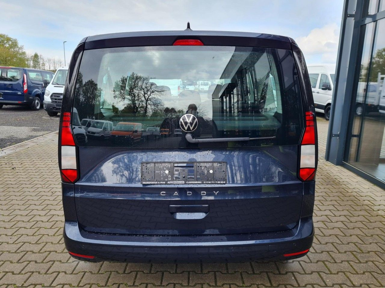 Volkswagen Caddy Maxi Kombi 7-Sitze 1.5 TSI DSG NAVI/APP TE - Легковой автомобиль: фото 4 Volkswagen Caddy Maxi Kombi 7-Sitze 1.5 TSI DSG NAVI/APP TE - Легковой автомобиль: фото 4