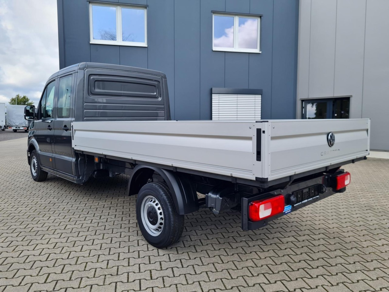 Volkswagen Crafter 35 Doka Pritsche MAXI L4 KLIMA TEMPOMAT - Малотоннажный бортовой грузовик, Грузопассажирский фургон: фото 4 Volkswagen Crafter 35 Doka Pritsche MAXI L4 KLIMA TEMPOMAT - Малотоннажный бортовой грузовик, Грузопассажирский фургон: фото 4