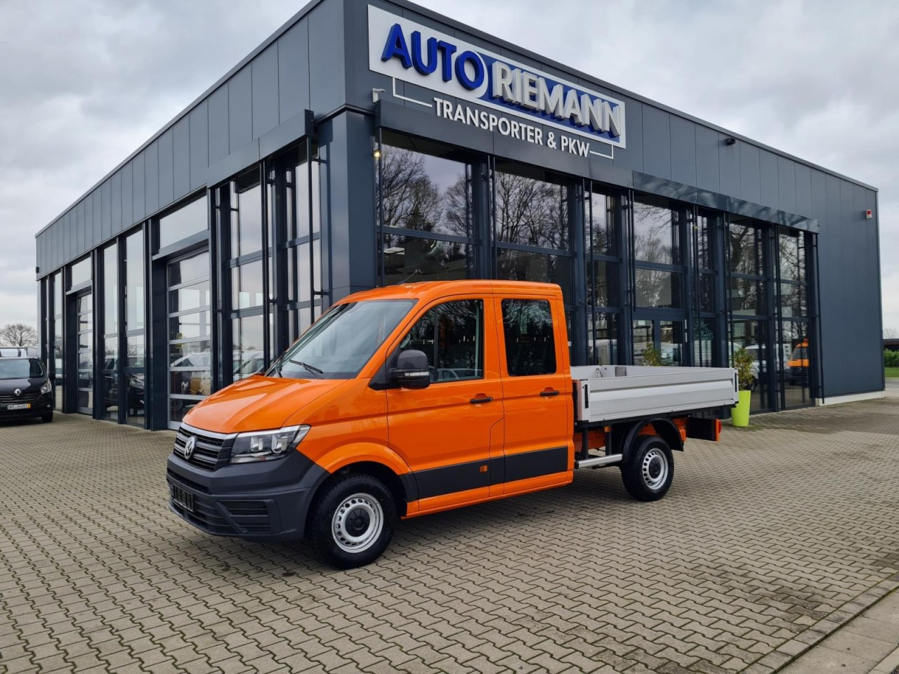 Volkswagen Crafter 35 Doka TDI MR AHK ERGO KLIMA Tempomat - Малотоннажный бортовой грузовик, Грузопассажирский фургон: фото 2 Volkswagen Crafter 35 Doka TDI MR AHK ERGO KLIMA Tempomat - Малотоннажный бортовой грузовик, Грузопассажирский фургон: фото 2