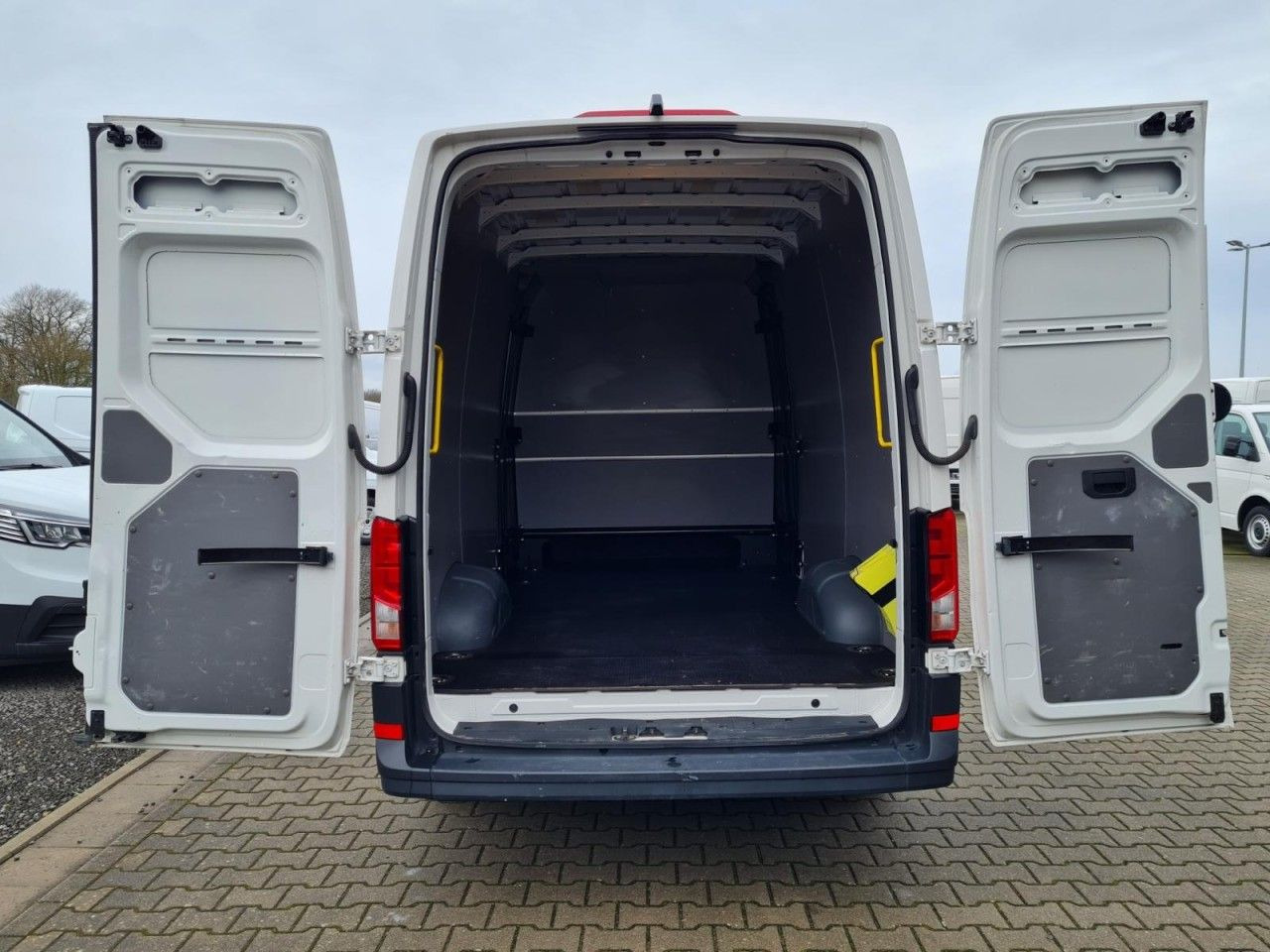 Цельнометаллический фургон, Грузопассажирский фургон Volkswagen Crafter 35 Kasten 4MOTION L4H3 Plus Doka 7-Sitze: фото 21