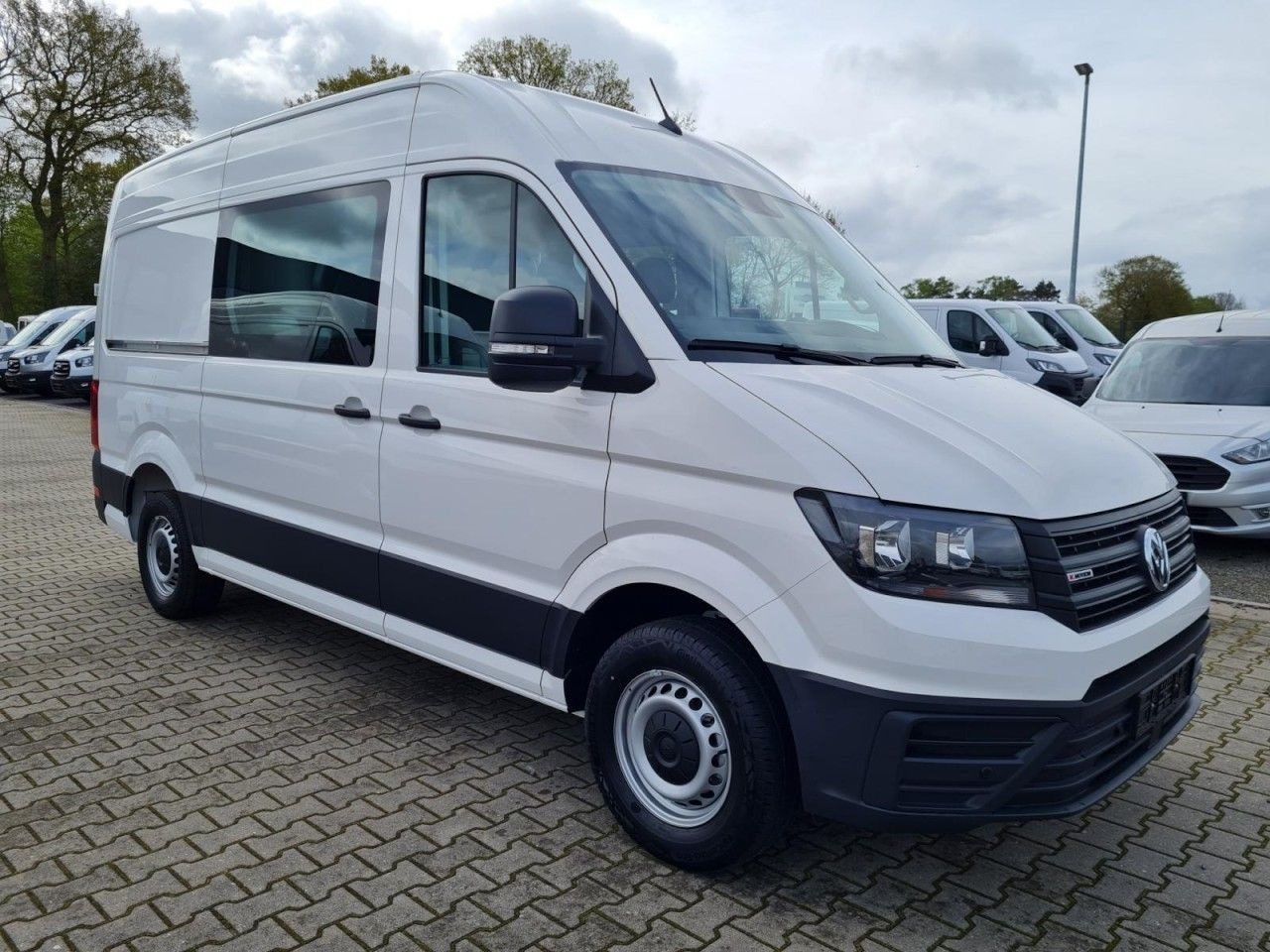 Volkswagen Crafter 35 Kasten PLUS MIXTO DOKA 4motion L3H3 - Цельнометаллический фургон, Грузопассажирский фургон: фото 3 Volkswagen Crafter 35 Kasten PLUS MIXTO DOKA 4motion L3H3 - Цельнометаллический фургон, Грузопассажирский фургон: фото 3