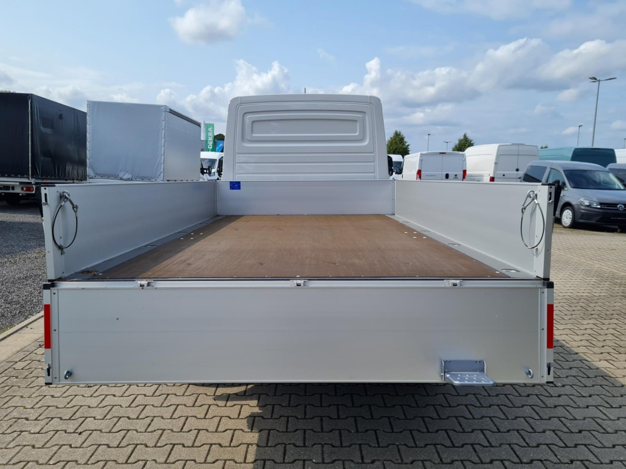 Volkswagen Crafter 35 Pritsche TDi MR L3 KLIMA TEMPOMAT - Малотоннажный бортовой грузовик: фото 5 Volkswagen Crafter 35 Pritsche TDi MR L3 KLIMA TEMPOMAT - Малотоннажный бортовой грузовик: фото 5