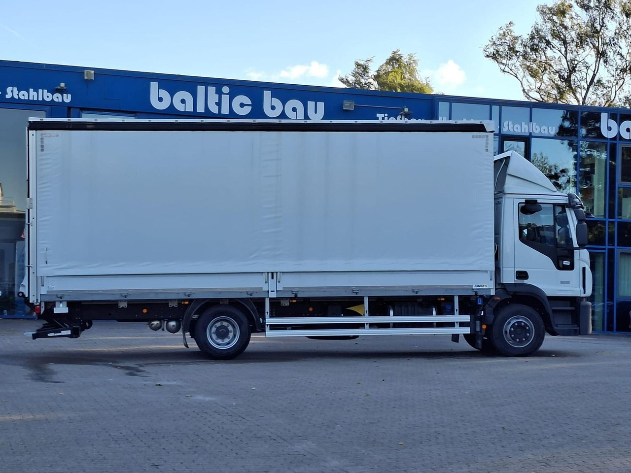 Iveco ML120E25/P JUNGE KOFFER LBW 1,5t AHK 185 kW (... - Грузовик: фото 3 Iveco ML120E25/P JUNGE KOFFER LBW 1,5t AHK 185 kW (... - Грузовик: фото 3