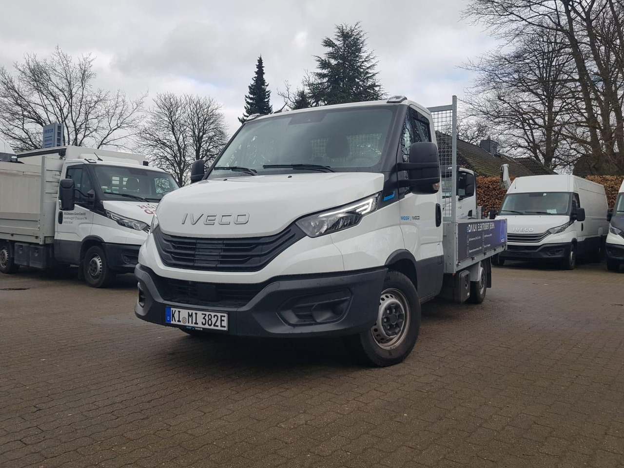 Iveco Daily 38S14E Pritsche AHK,HI-Connect,ACC 140 ... - Малотоннажный бортовой грузовик, Электрический фургон: фото 1 Iveco Daily 38S14E Pritsche AHK,HI-Connect,ACC 140 ... - Малотоннажный бортовой грузовик, Электрический фургон: фото 1