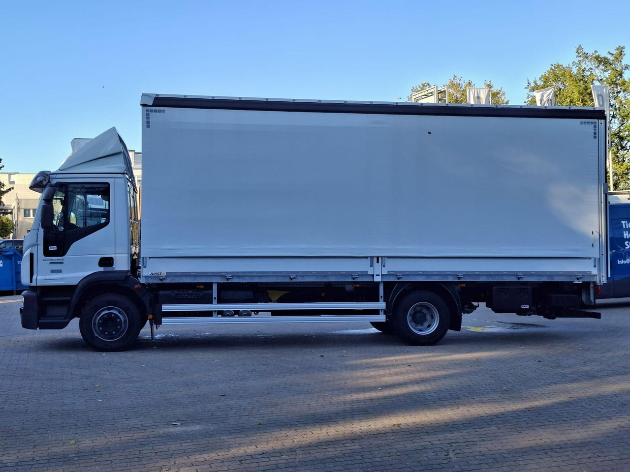 Iveco ML120E25/P JUNGE KOFFER LBW 1,5t AHK 185 kW (... - Фургон с закрытым кузовом: фото 2 Iveco ML120E25/P JUNGE KOFFER LBW 1,5t AHK 185 kW (... - Фургон с закрытым кузовом: фото 2